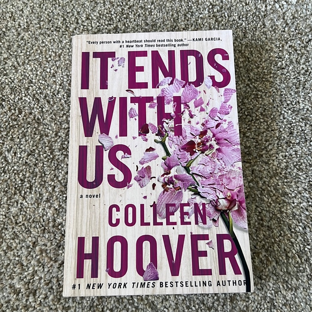 It ends with us Colleen hoover - Picture 1 of 2